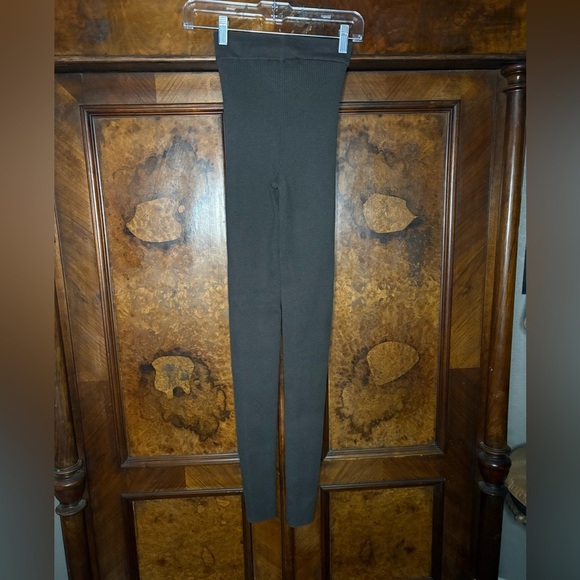 Essentials Fear of God- Brown Ribbed Knit Leggings. Size XS - Picture 3 of 9